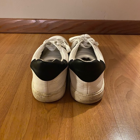 Aeropostale Striped Patent Leather Sneaker Womens 9 - Picture 3 of 4